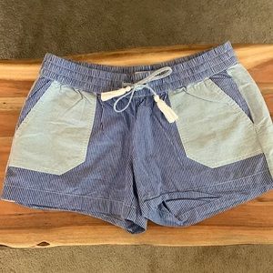 Vineyard Vines elastic waist shorts, size small, 3” inseam